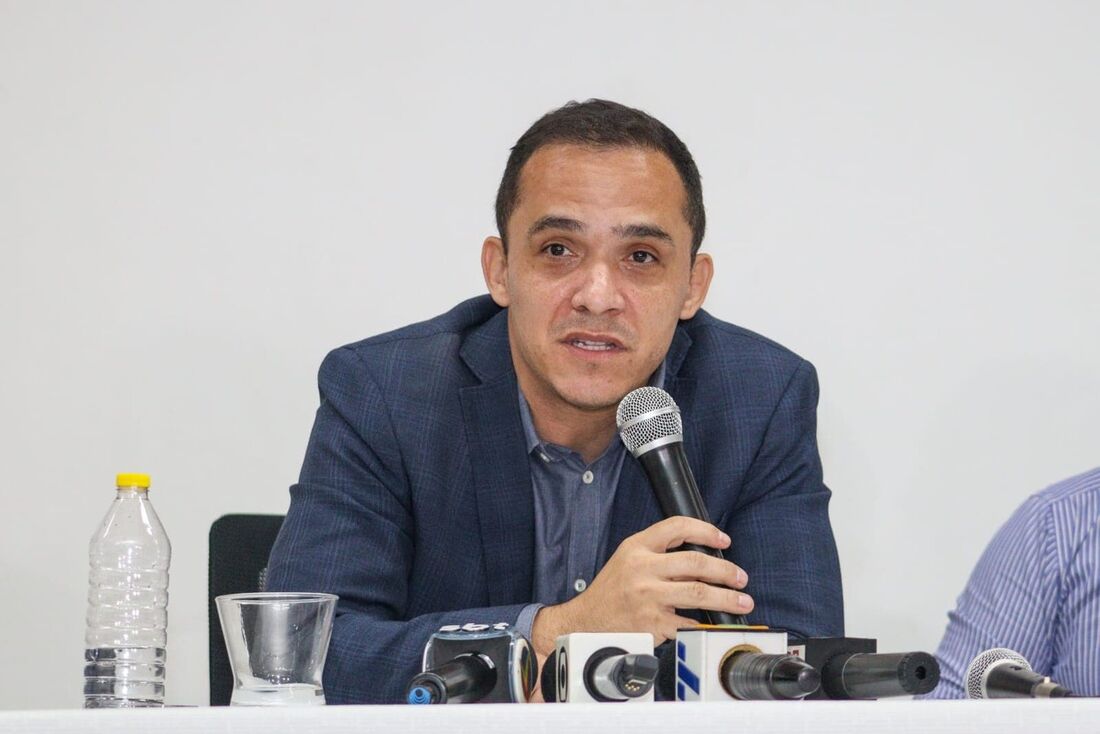  Allan Araújo, diretor de futebol do Santa Cruz 