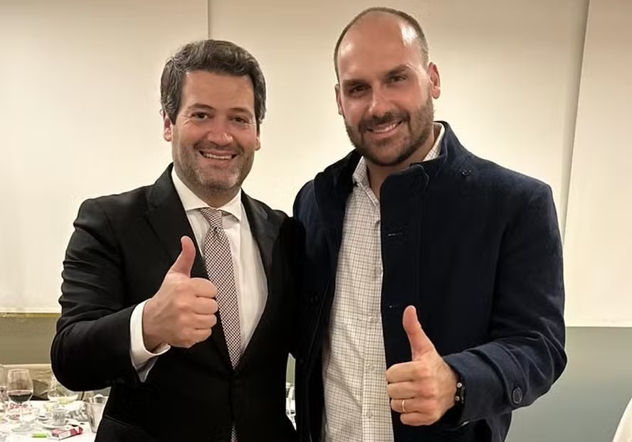 O português André Ventura, fundador do Chega, e Eduardo Bolsonaro