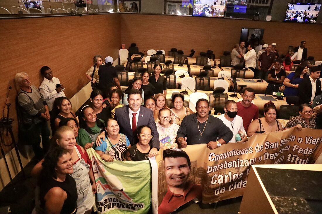 Carlos Veras recebeu título de cidadão recifense na Câmara de Vereadores