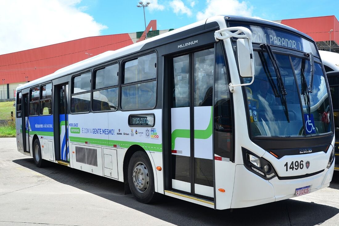 Ônibus movido a GNV atende população da Região Metropolitana do Recife