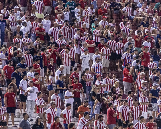 Torcida do Náutico, nos Aflitos