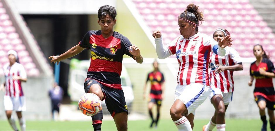 Jogo entre Sport e Náutico, pelo futebol feminino