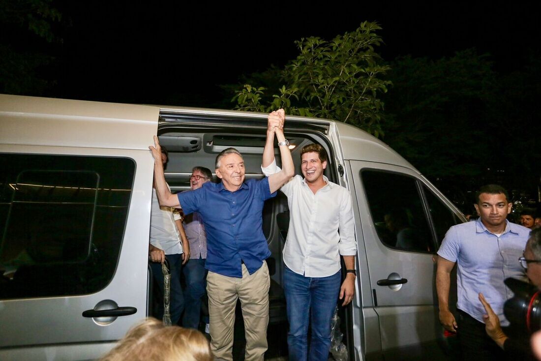 A presença de João Campos em Caruaru, ocupando a função de "cabo eleitoral", chama atenção por se tratar da cidade natal da atual governadora de Pernambuco, Raquel Lyra (PSDB)