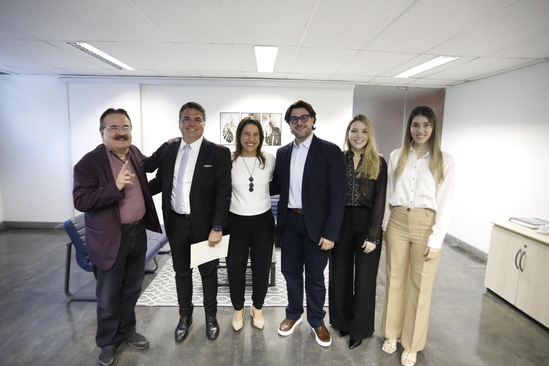Raquel Lyra e Carlos Porto Filho se reúnem na sede da Agência Reguladora de Pernambuco
