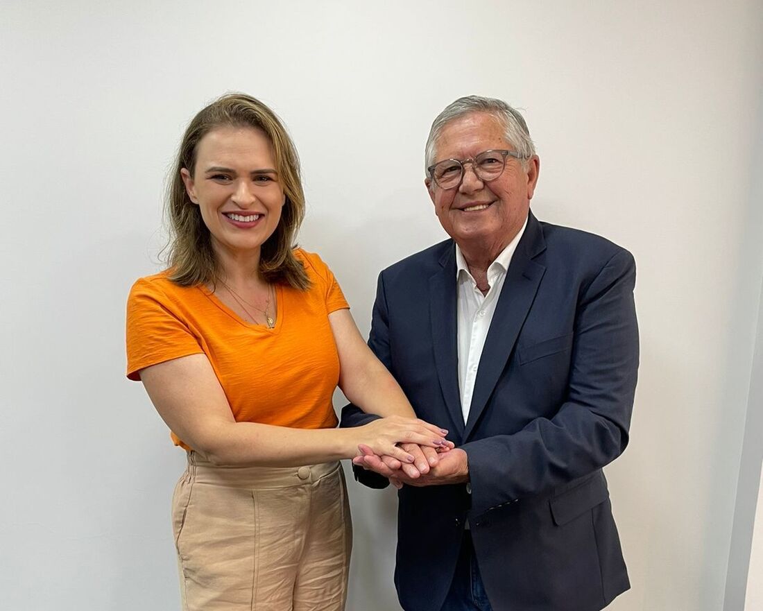 Prefeito de Sertânia, Ângelo Ferreira e ex-deputada, Marília Arraes.