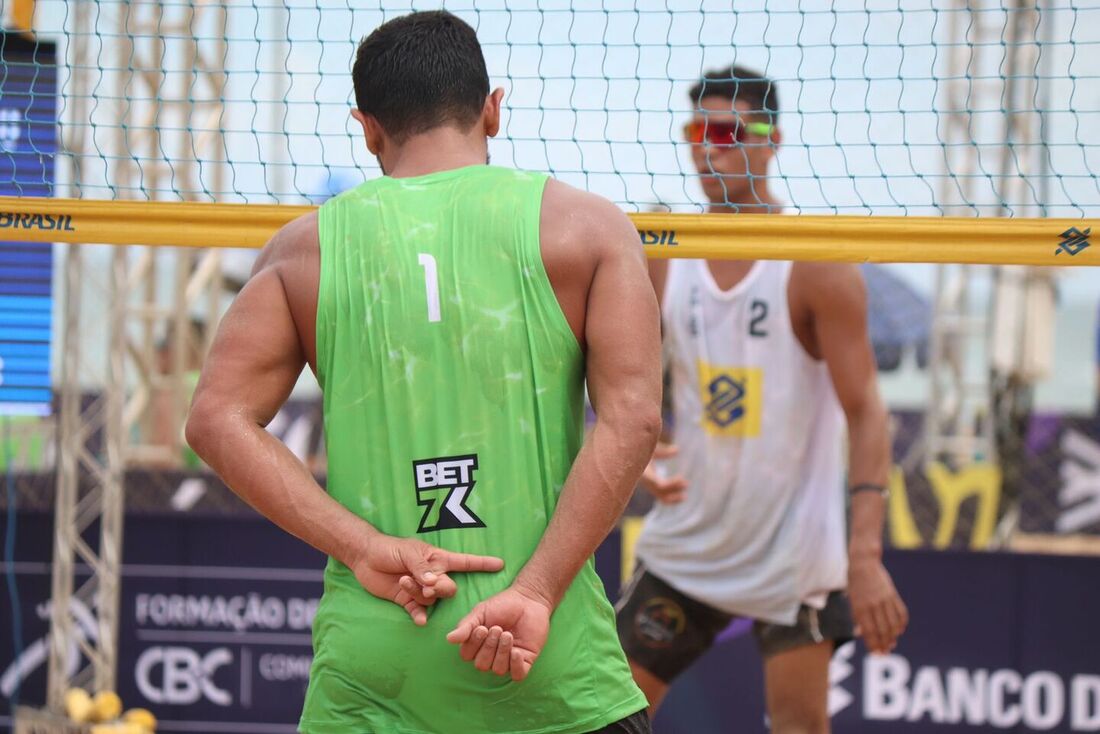 Qualifying do Aberto do Circuito Brasileiro Bet7k de vôlei de praia, na praia do Pina, no Recife 