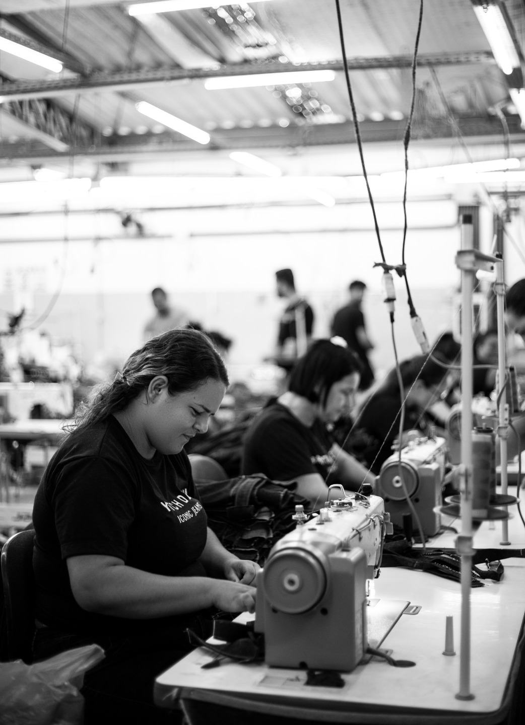 Mulheres em confecção de Jeans em Toritama