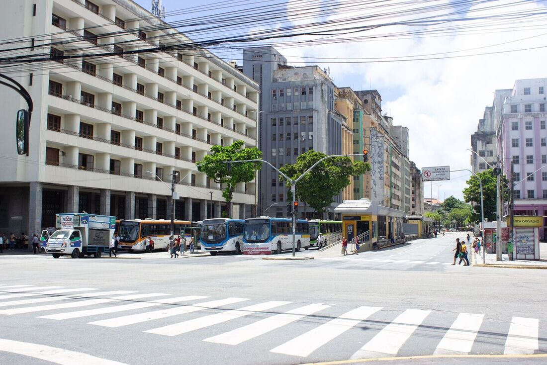 Avenida Guararapes foi 'fechada' por cerca de quatro horas e meia 