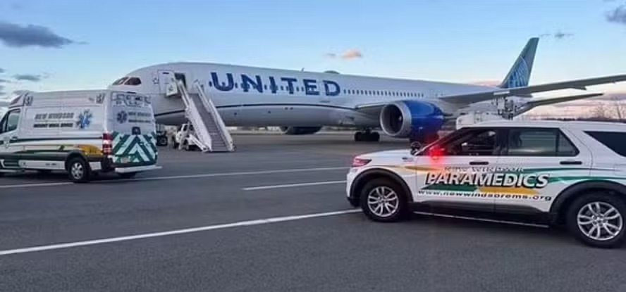 Boeing 787 da United foi forçado a desviar de Newark para o norte do estado de Nova York 