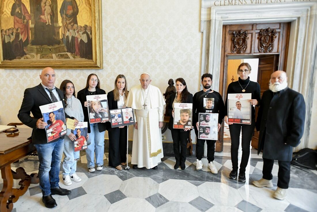 Papa Francisco recebe parentes de reféns israelenses