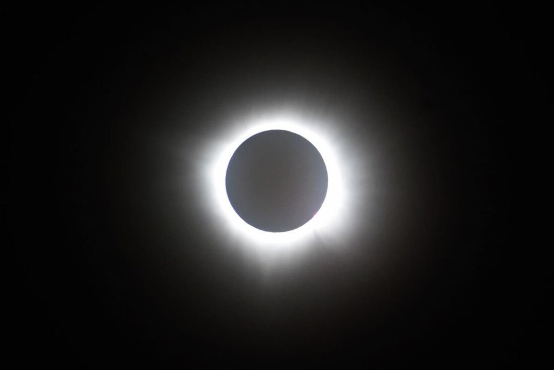 Vista de um eclipse solar total visto de Nazas, estado de Durango, México, em 8 de abril de 2024