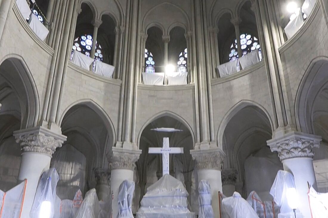 Catedral de Notre-Dame de Paris, em restauração desde o incêndio devastador 