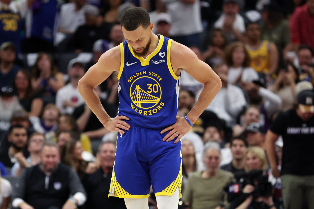 Stephen Curry lamenta eliminação do Warriors no play-in