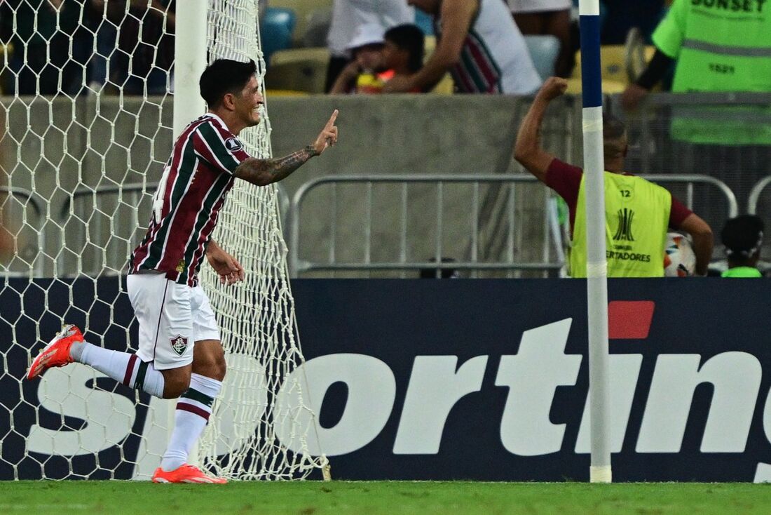 Cano comemora gol do Fluminense