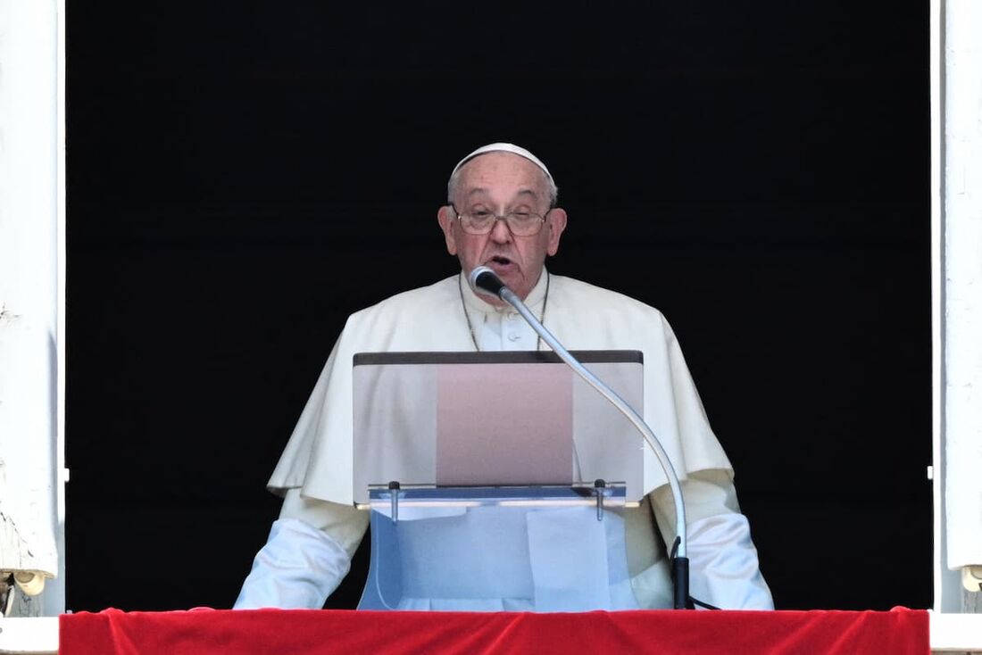 Papa Francisco fez apelo urgente neste domingo (14)