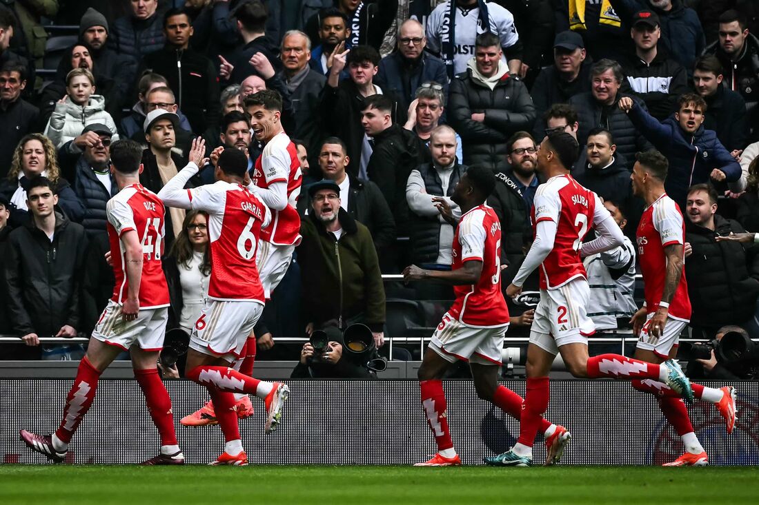 Arsenal tem vitória importante na Premier League 