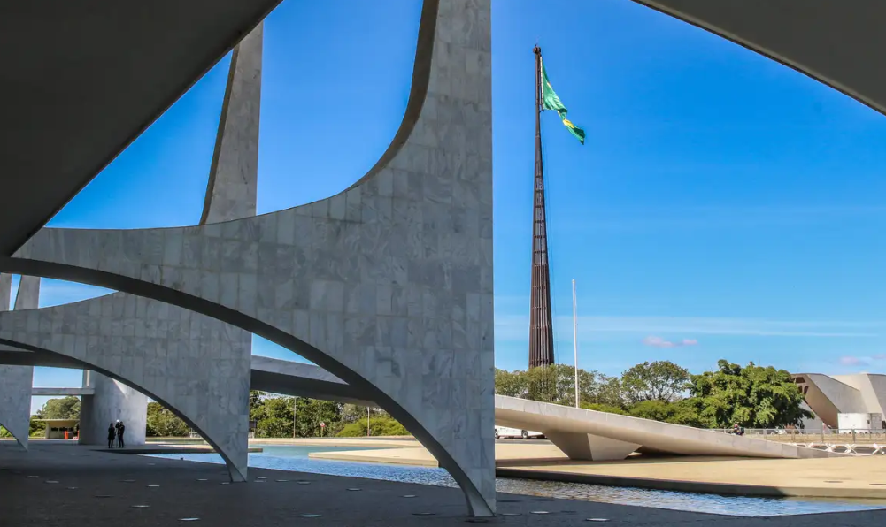 Oito em cada dez brasileiros temem que a disseminação de notícias falsas pode impactar os resultados das eleições