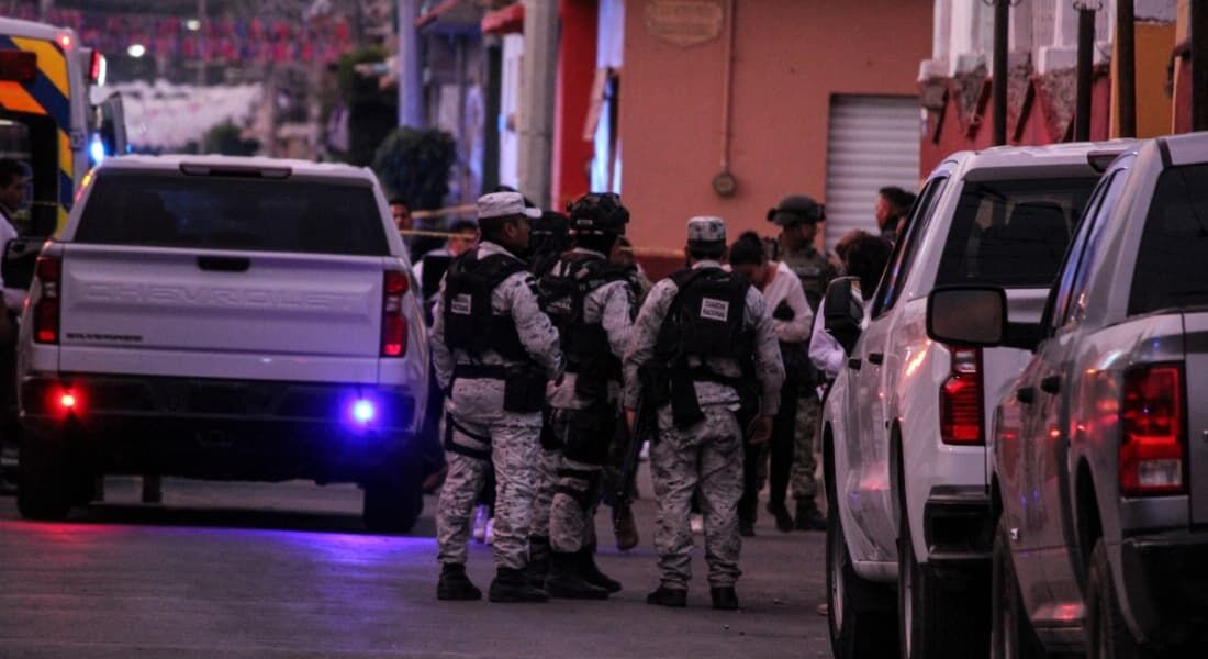 Policiais no local do assassinato de Gisela Gaytán