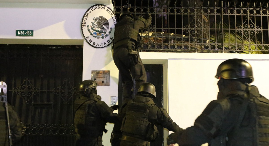 Polícia invade embaixada mexicana em Quito para prender ex-vice-presidente do Equador Jorge Glas