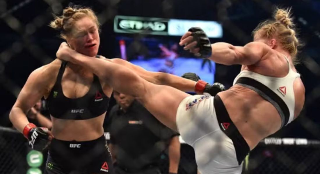 Ronda Rousey foi nocauteada por Holly Holm em 2015