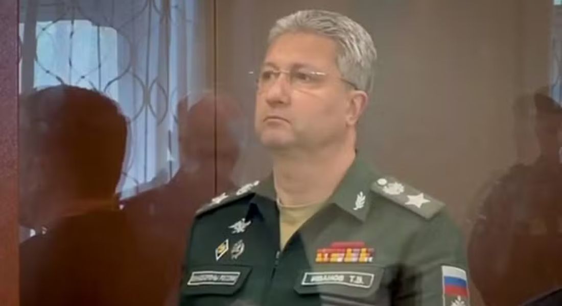 Timur Ivanov apresentou-se a corte de Moscou trajando uniforme militar