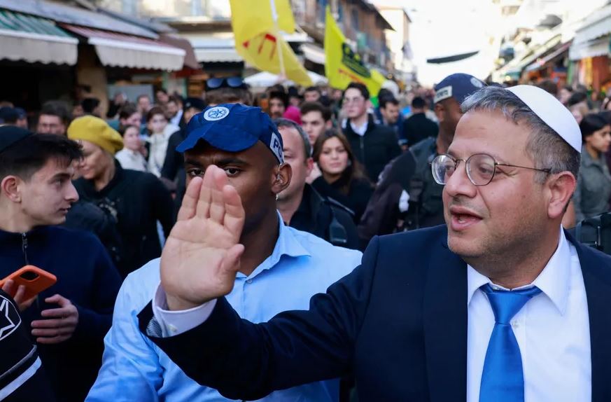 Itamar Ben-Gvir, durante visita a um mercado de Jerusalém 