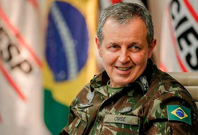 Comandante do Exército Tomas Paiva 