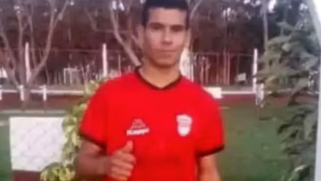 Angel Ojeda, de 23 anos, morreu após acidente em campo na Argentina 