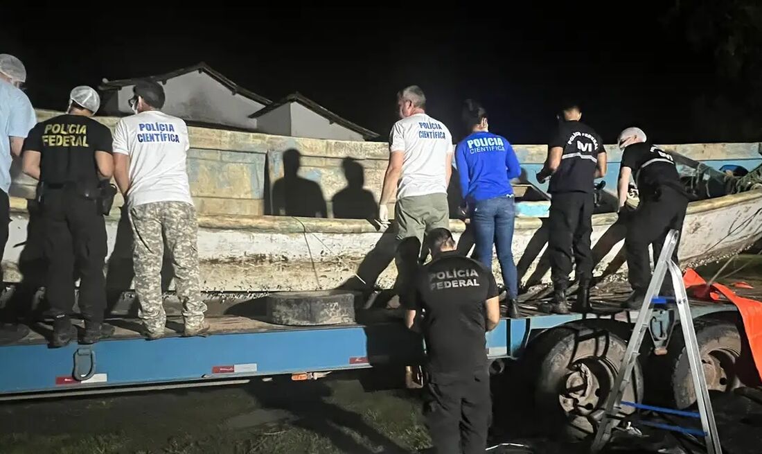 Segundo a PF, o barco tinha como destino ilha na Espanha 