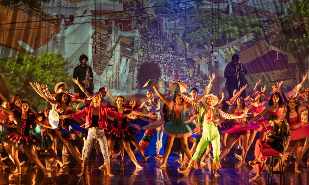 O espetáculo ''Capiba, pelas ruas eu vou'' traz a história de um dos maiores compositores de frevos do Brasil