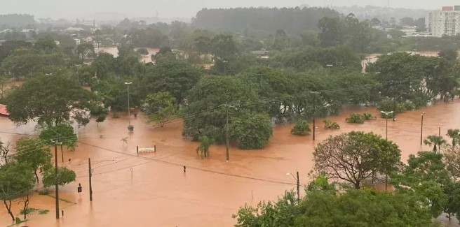 O mau tempo afetou 77 municípios gaúchos e deixou também seis feridos