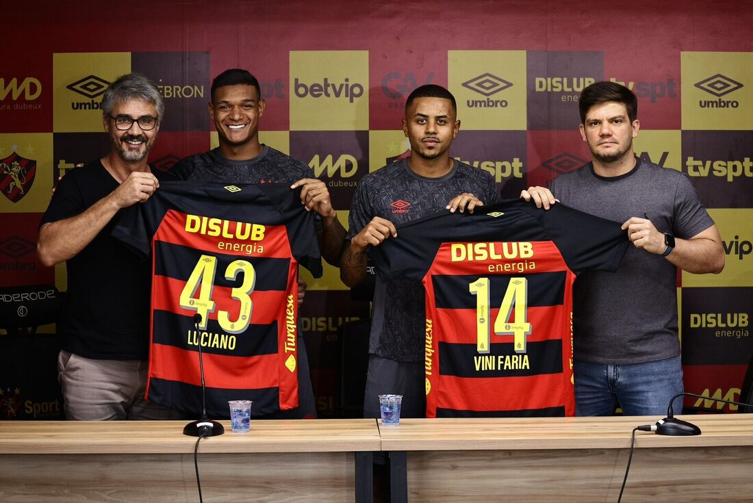 Luciano e Vinícius Faria foram apresentados pelo Sport nesta segunda-feira (22)