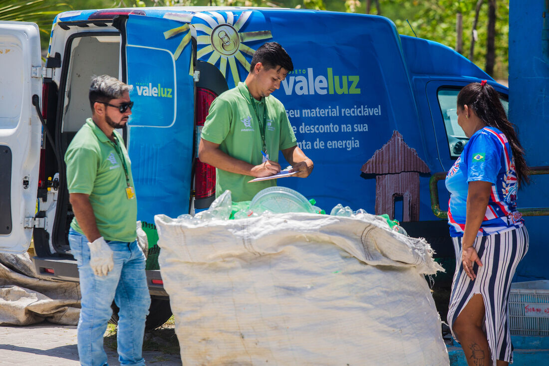 Projeto oferece descontos na fatura em troca de materiais recicláveis 