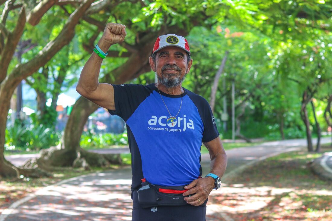 Perto de completar 70 anos, Lula Holanda comanda um dos maiores grupos de corrida da cidade