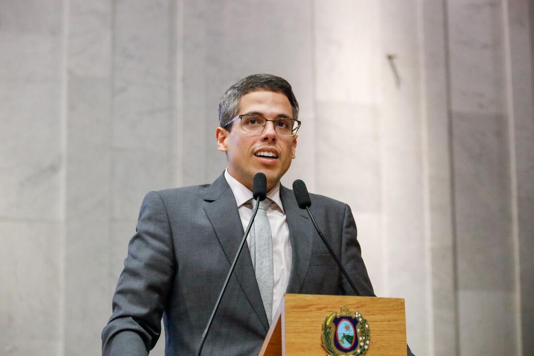 Jarbas Filho sai em defesa dos produtores de leite de Pernambuco