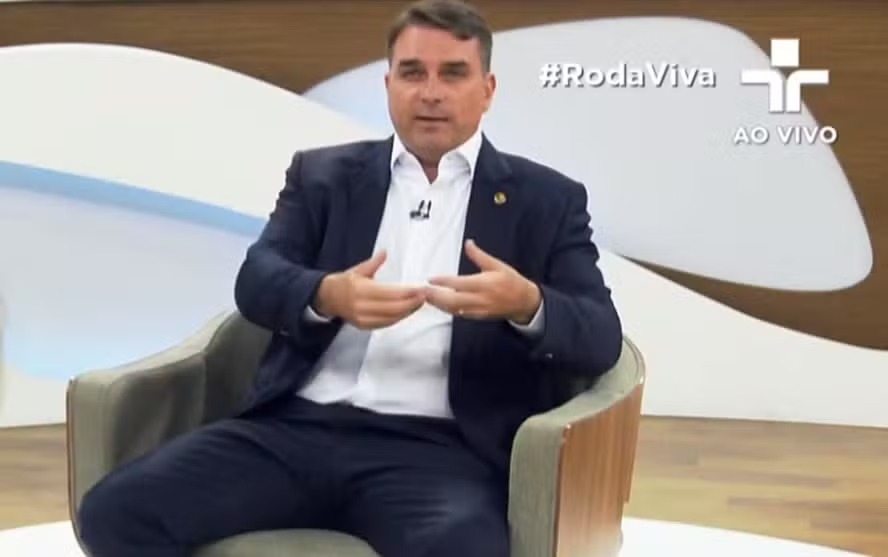 O senador Flávio Bolsonaro (PL-RJ), em entrevista ao programa Roda Viva, da TV Cultura 