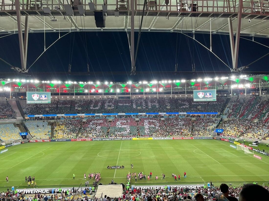 Mosaico do Fluminense incompleto