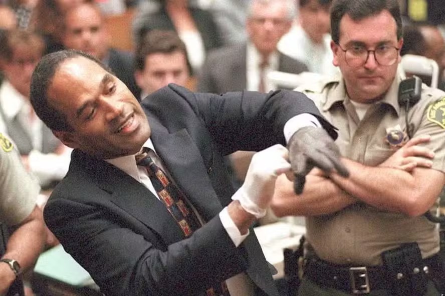 Luva foi prova essencial em caso O.J. Simpson e ajudou na sua absolvição 