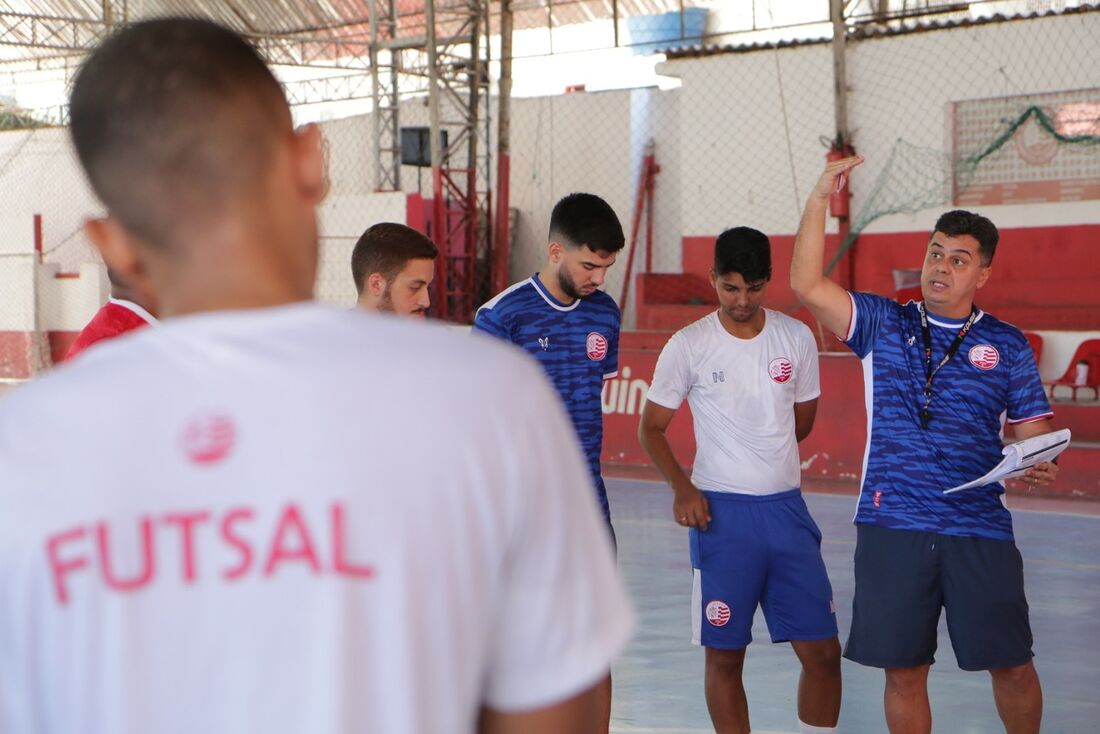 André Maradona lidera a equipe de futsal adulto do Náutico na temporada de 2024