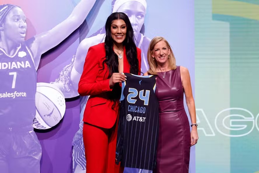 Brasileira Kamilla Cardoso é escolhida pelo Chicago Sky na WNBA 