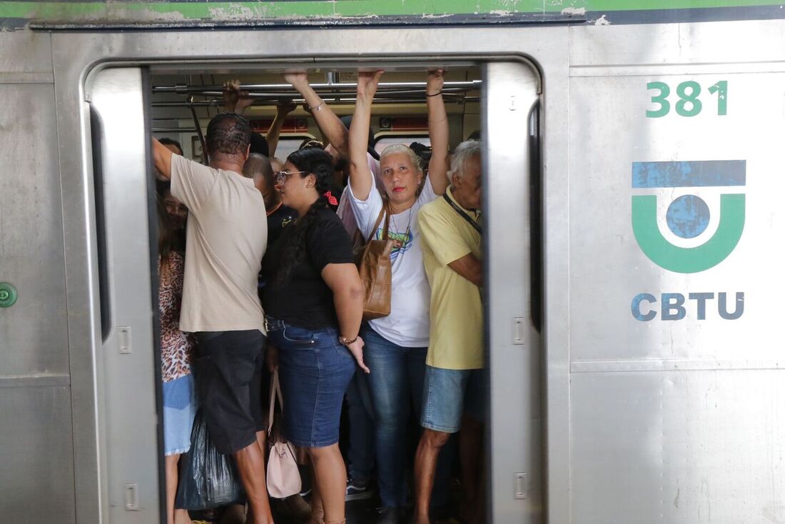 Ramal Camaragibe do Metrô do Recife volta a funcionar