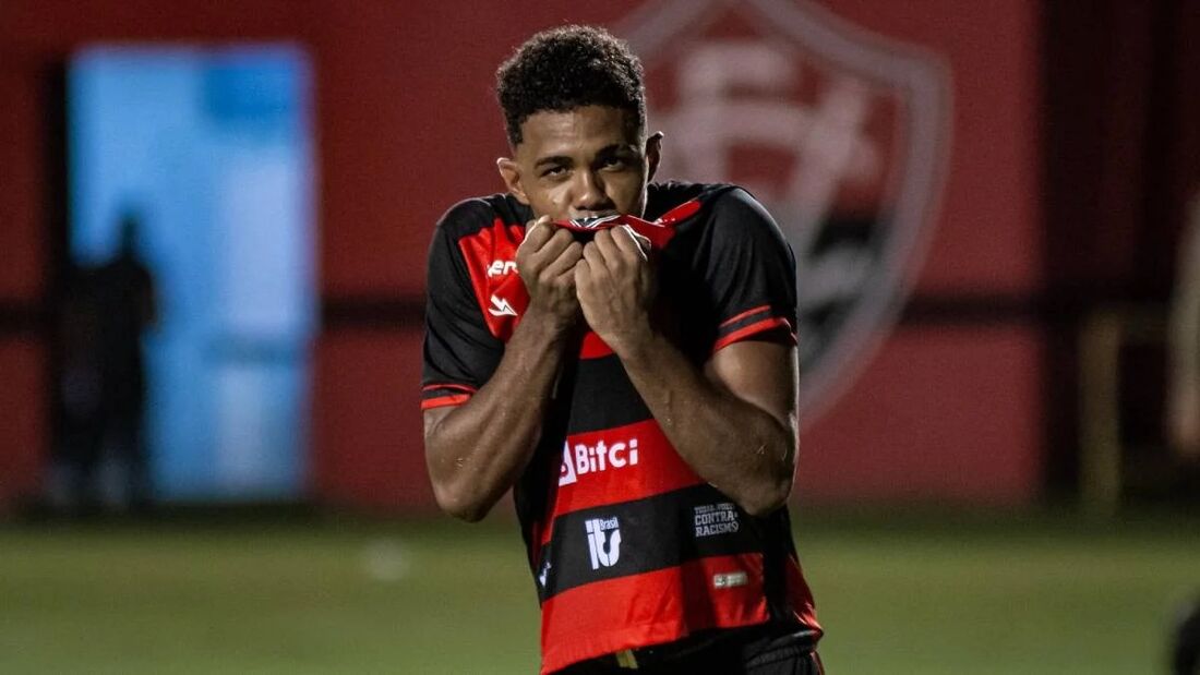 Marco Antônio, zagueiro do Vitória