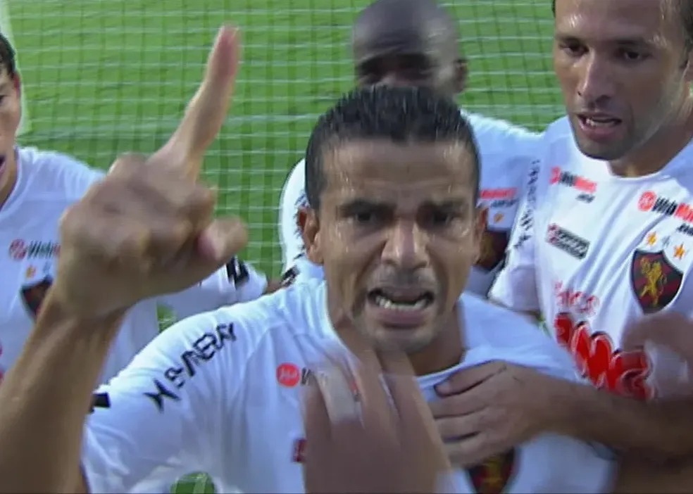 Bruno Mineiro marca gol e leva o Sport de volta à Série A  