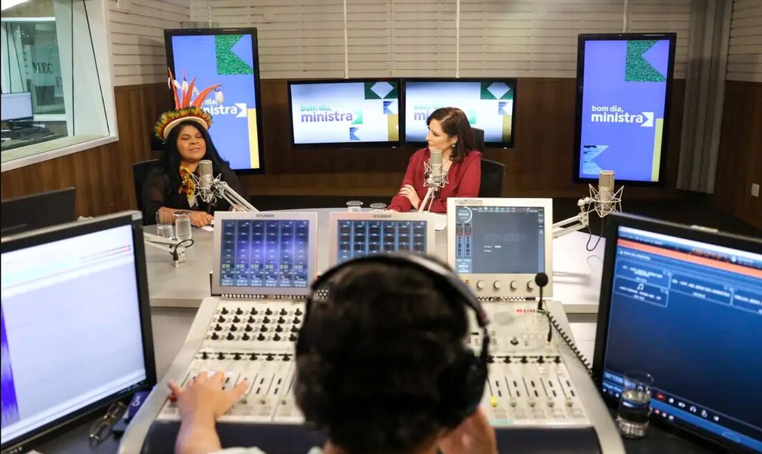 A  ministra dos Povos Indígenas, Sonia Guajajara, no programa Bom Dia, Ministra transmitido nesta quinta-feira (25) por veículos de rádio e TV da Empresa Brasil de Comunicação (EBC).