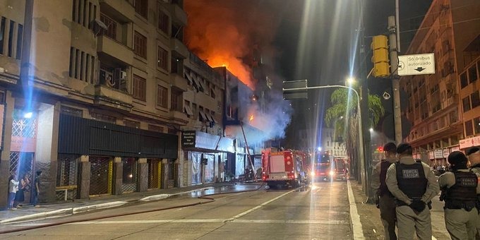  Incêndio em pousada em Porto Alegre