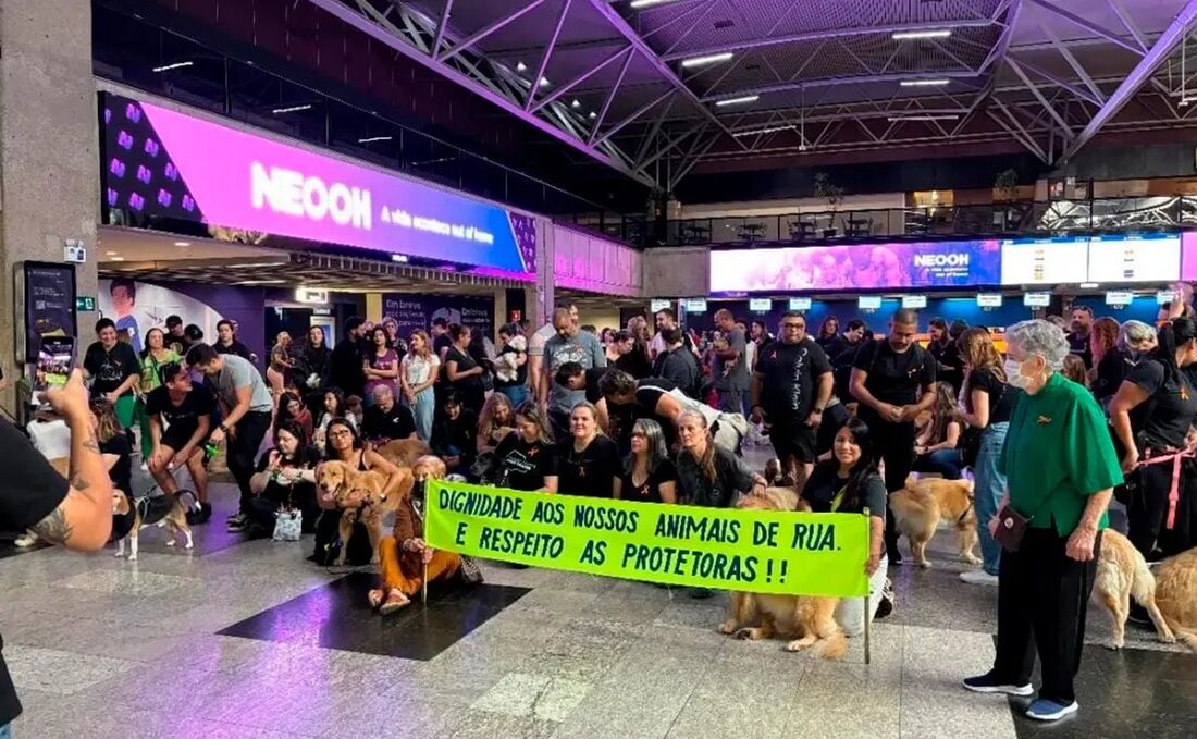 Além de Curitiba, as manifestações foram feitas em outras sete cidades do Brasil