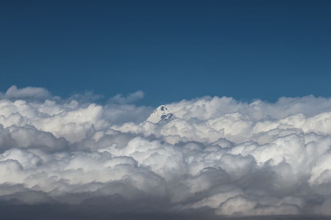 Monte Makalu, no Himalaia, o quinto cume mais alto do mundo