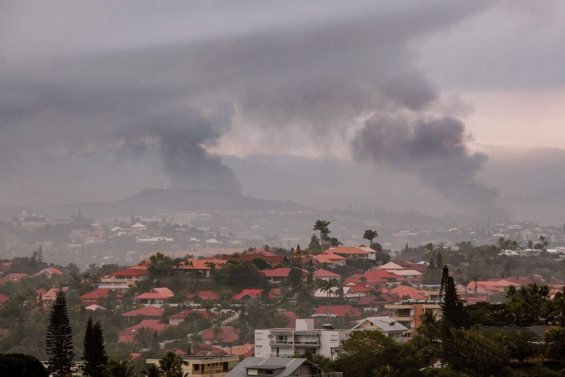 Dois mortos e centenas de feridos em distúrbios no território francês da Nova Caledônia