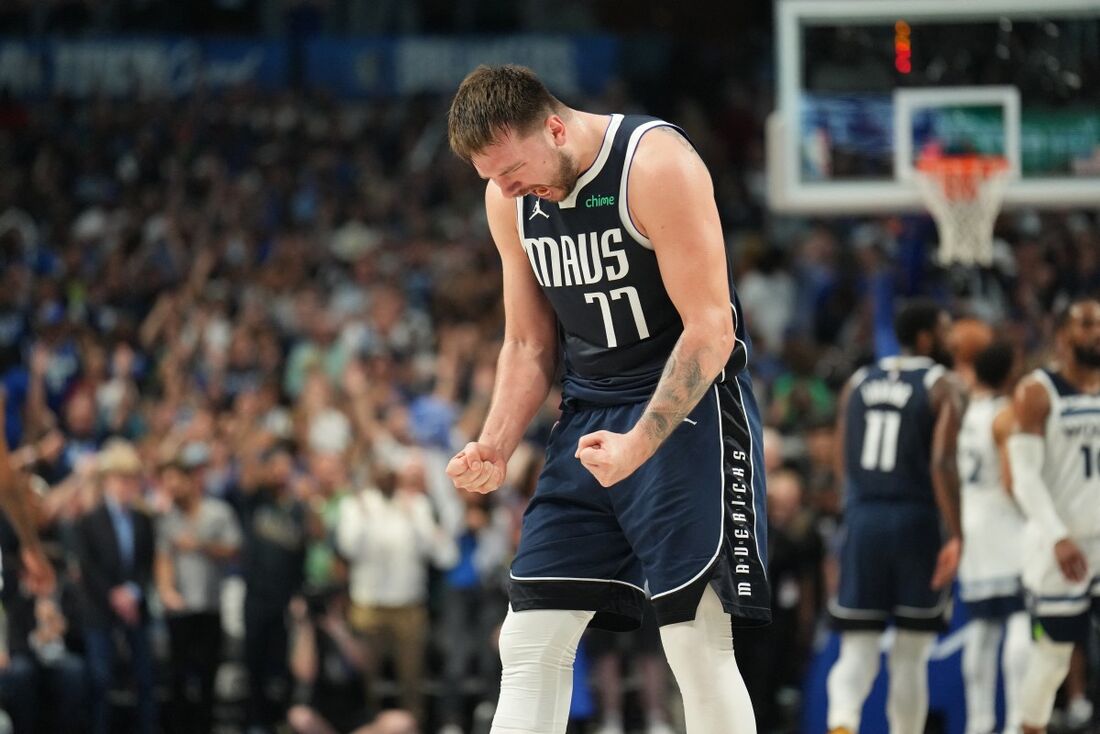 Dallas Mavericks derrota o Minnesota Timberwolves e se aproxima das finais da NBA