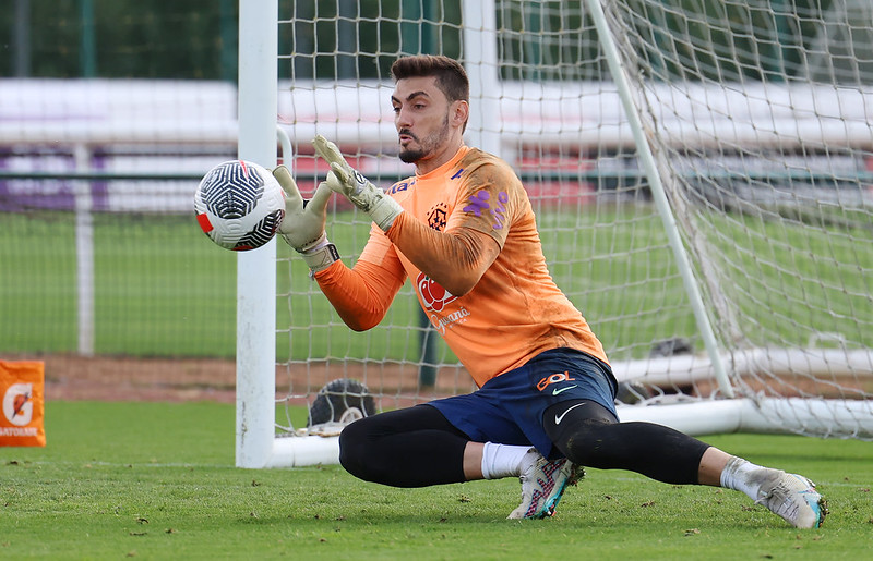 Rafael, goleiro do São Paulo, volta à Seleção